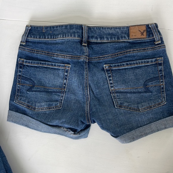 American Eagle Jean shorts stretch size 2. - Picture 2 of 2